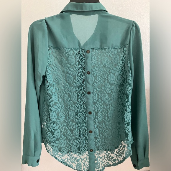 Women’s blouse - Picture 3 of 9